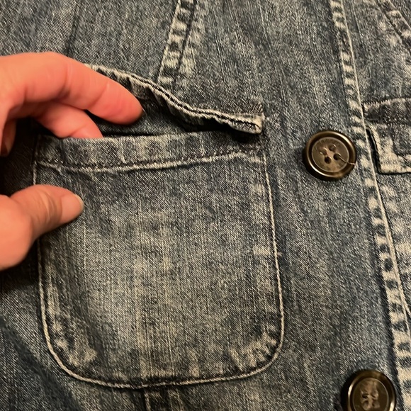 Like new Liz Claiborne button down denim jacket - Picture 3 of 15